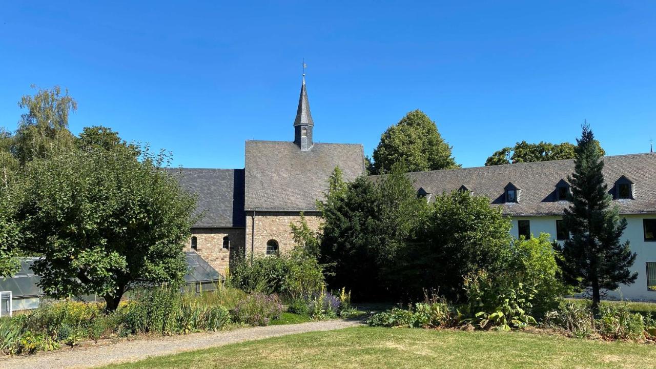 Kloster Steinfeld Gaestehaus Kall Exterior photo