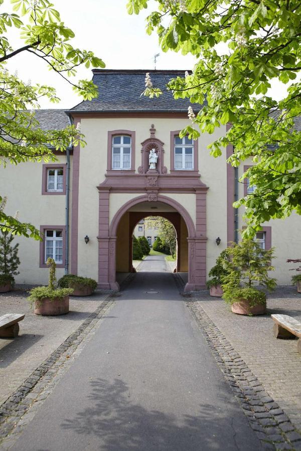 Kloster Steinfeld Gaestehaus Kall Exterior photo
