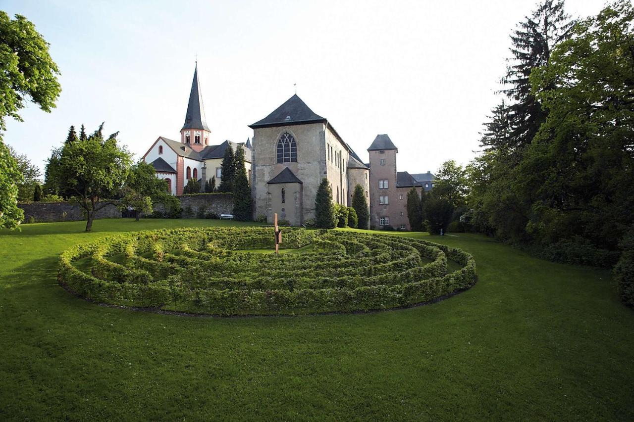 Kloster Steinfeld Gaestehaus Kall Exterior photo